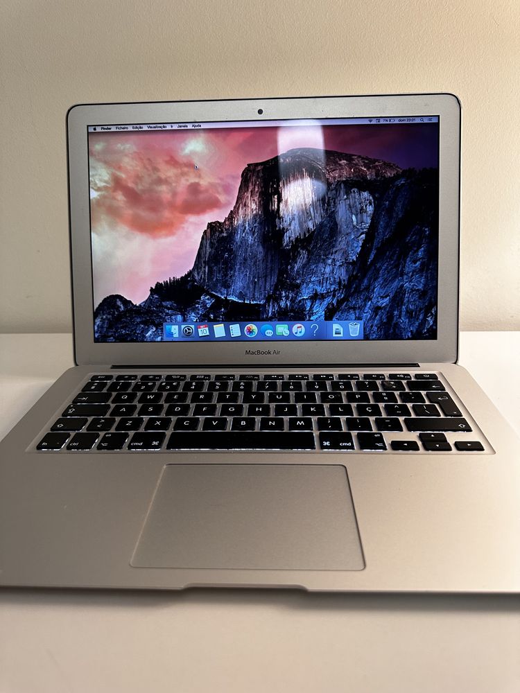 Macbook Air OS X Yosemite (13.3’’)-1,6 GHz/8GB/120GB c/ magic keyboard