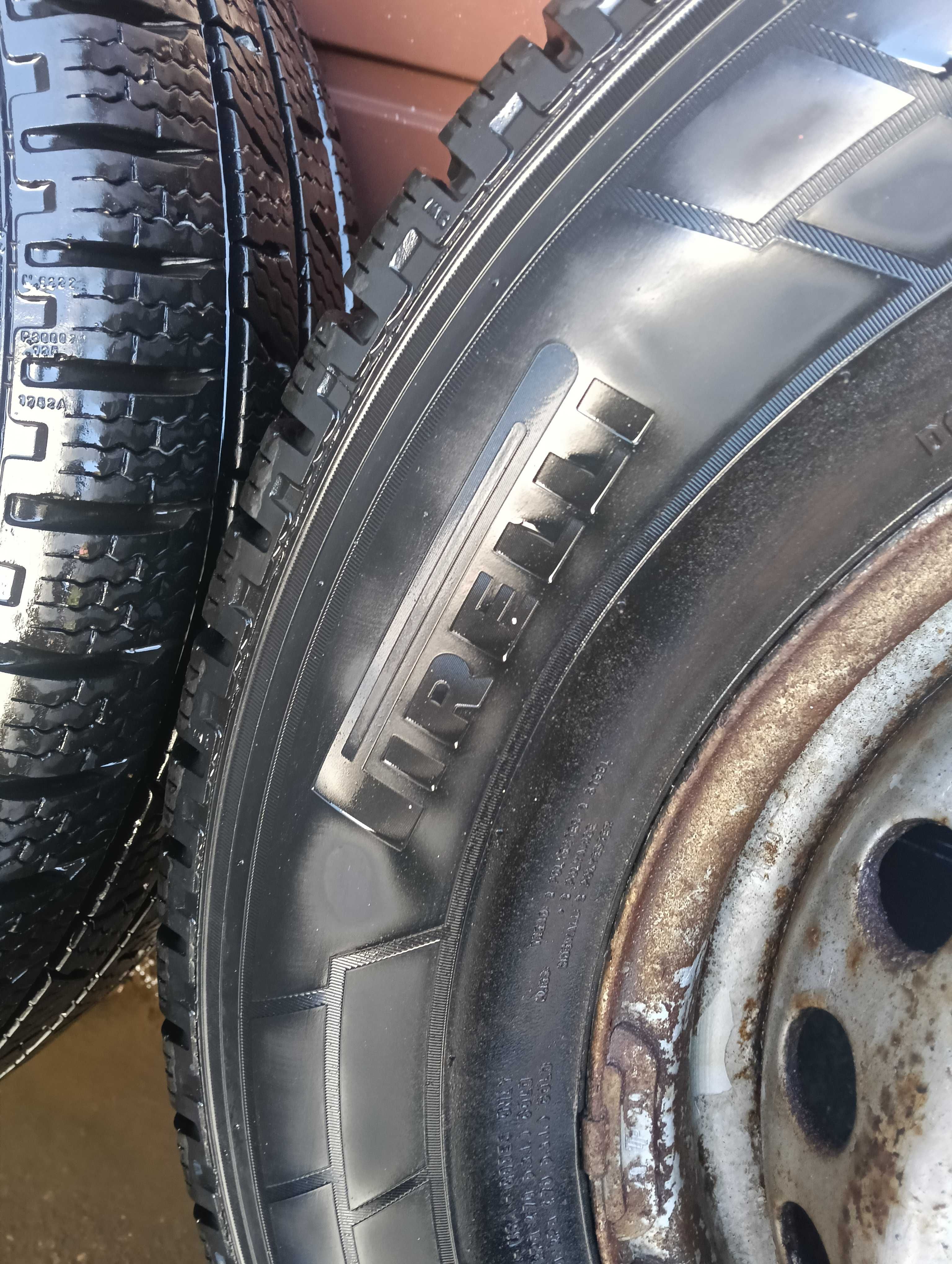 Koła Zimowe Volkswagen LT /Sprinter Wielosezon 225/70R15C Pirelli