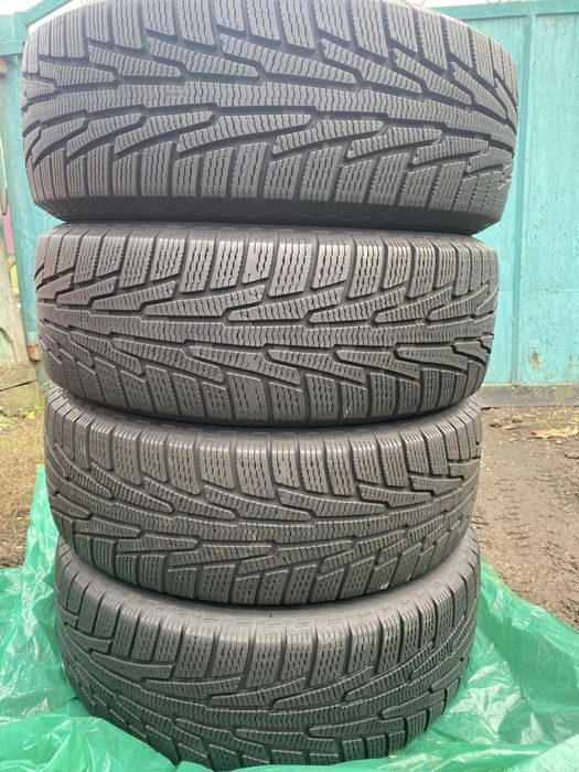 Продам зимню ризину 235 60 18 нокіан