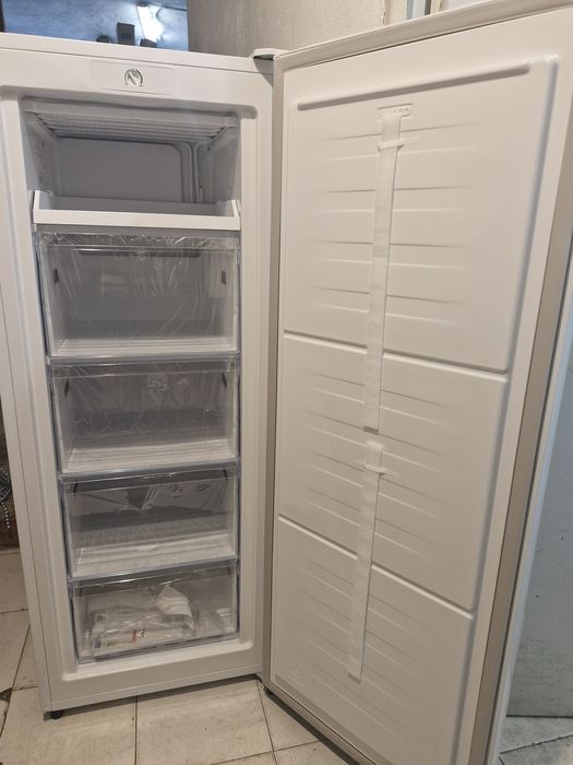 Arca congeladora vertical kunft