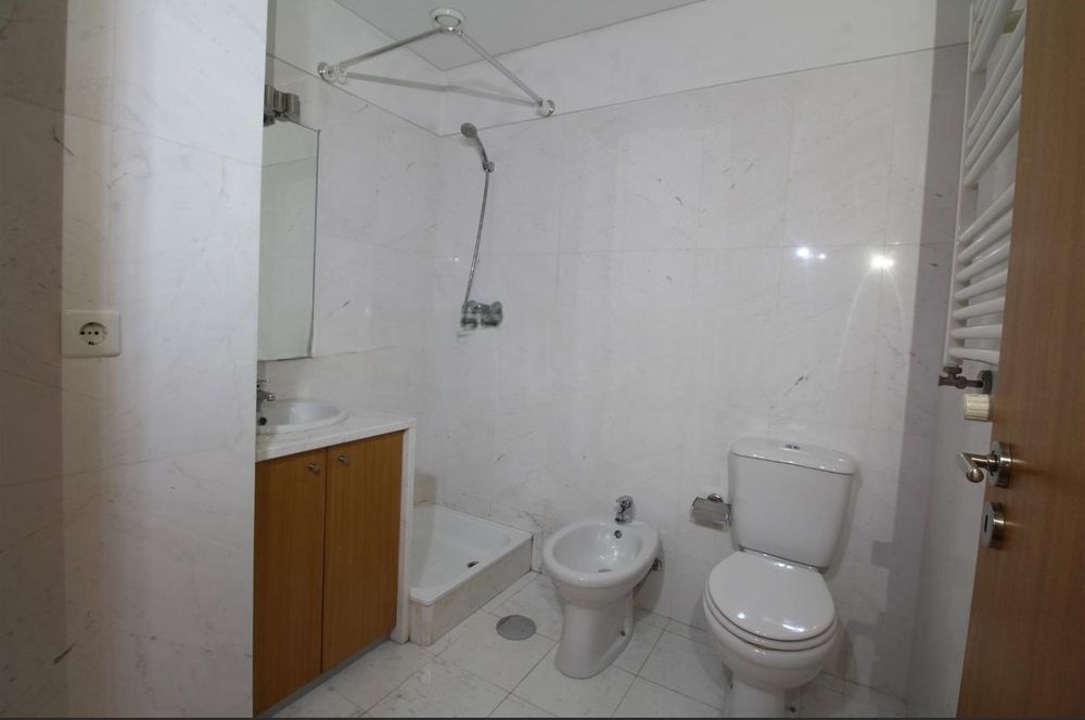 Arrendamento , T2 com garagem,Quinta da Seara .