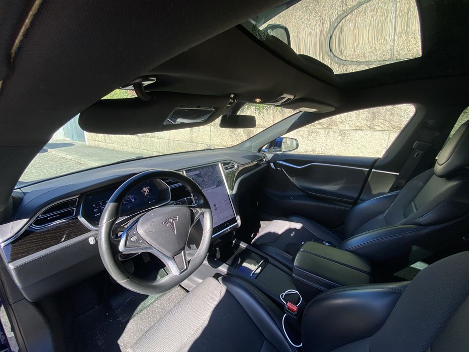 Tesla Model S 75