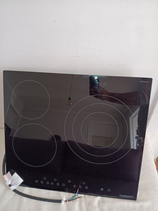 Placa eléctrica  sem uso