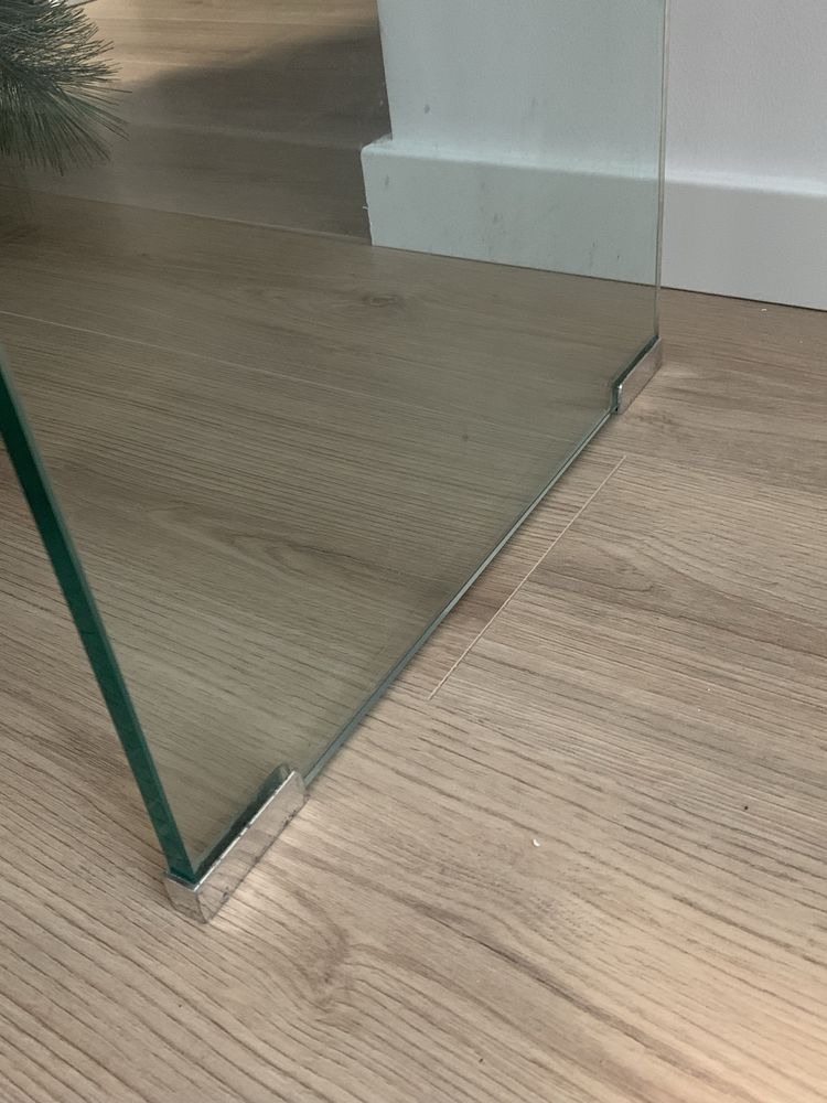 Mesa de Cabeceira de Vidro