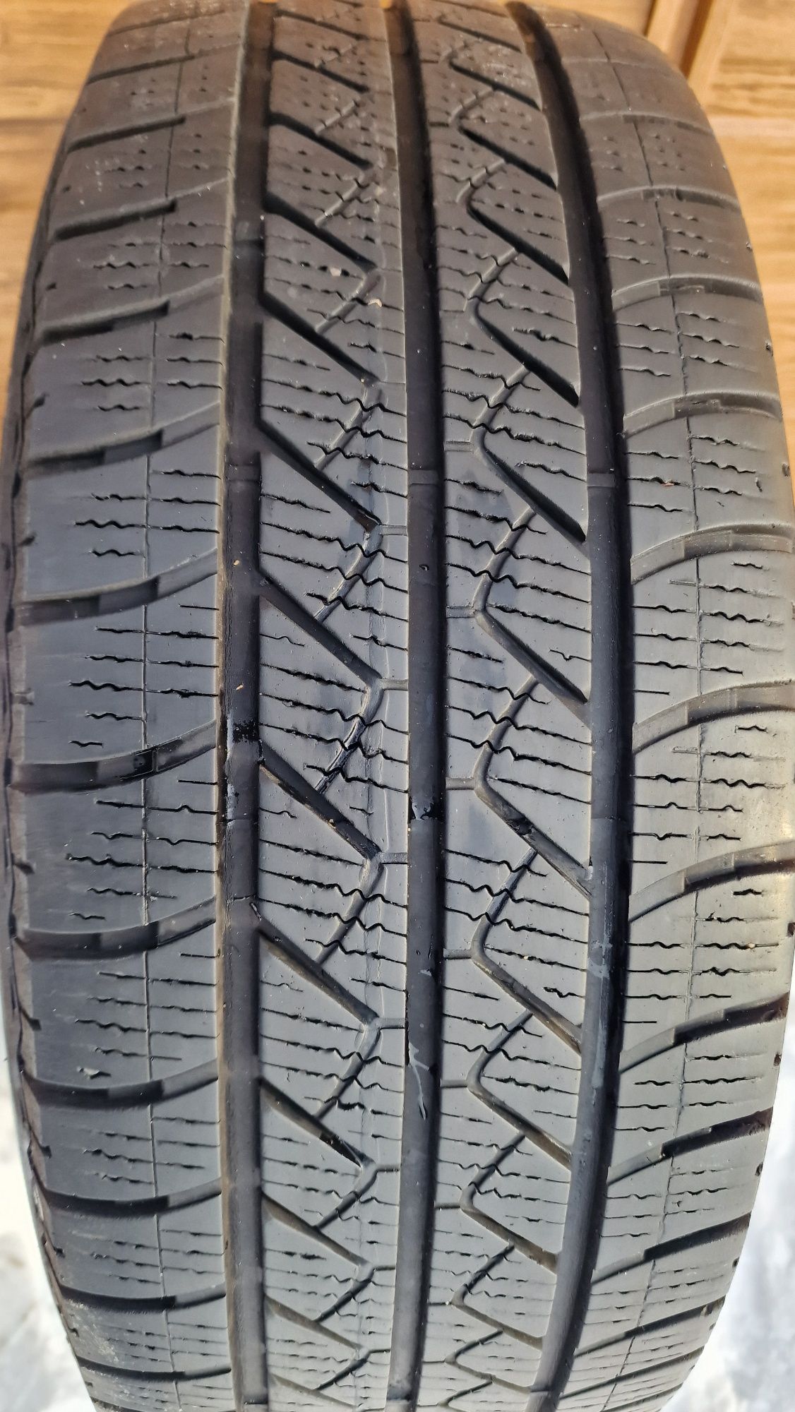 Opona 215/65R15C Goodyear Vector. Całoroczna. Pojedyncza. Wysyłamy