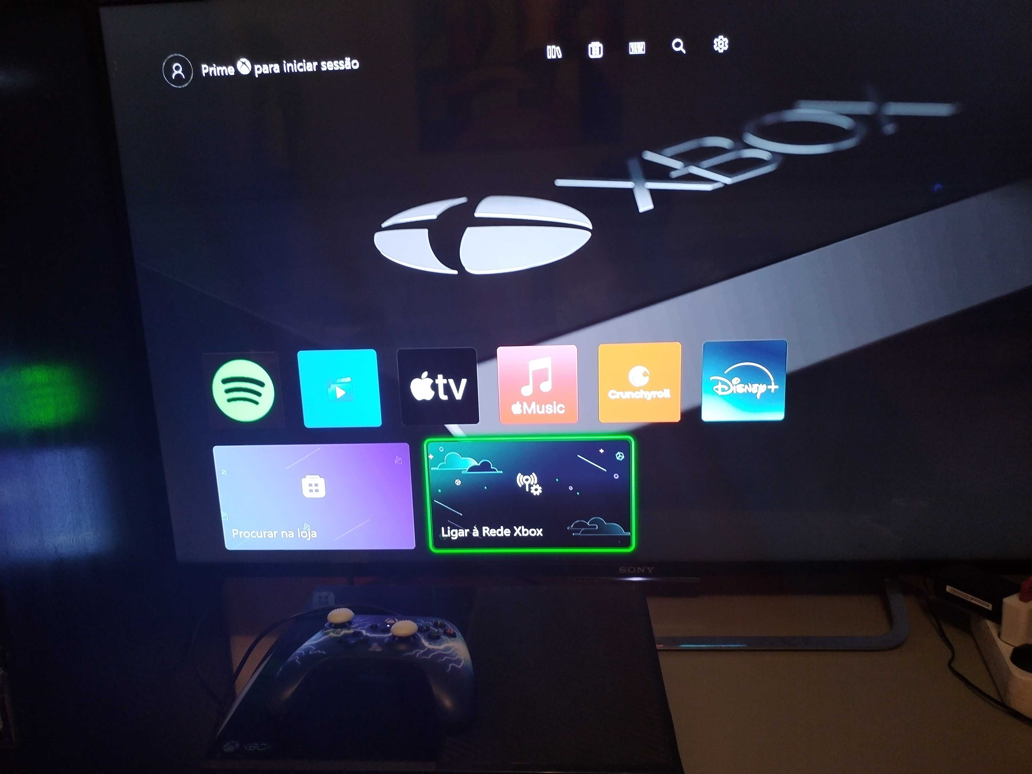 XBox One com cabos