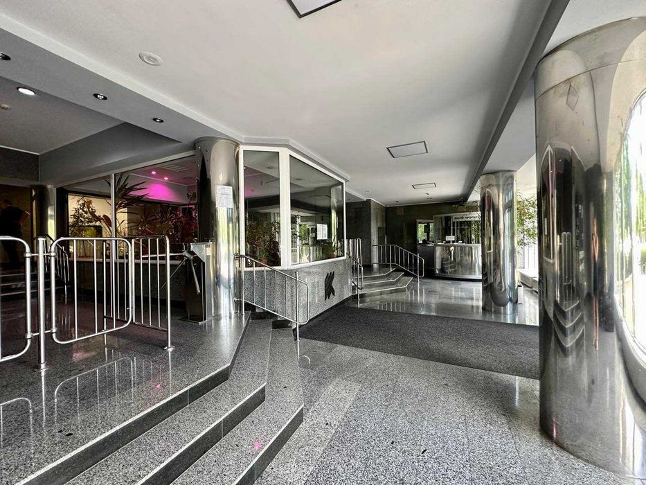 Двоповерховий офіс в БЦ, 81 м.кв., 2 поверх у подарунок, м. Дорогожичі