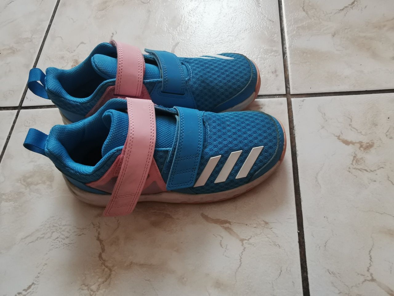 Sprzedam buty dziewczęce Adidas