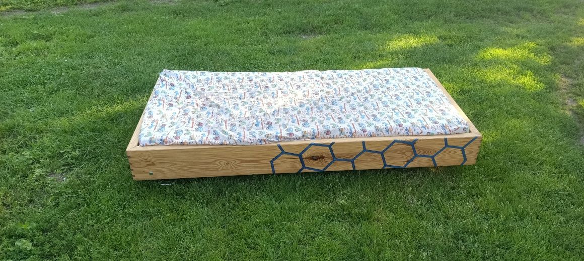 Sprzedam łożko 80x180 z materacem 15cm