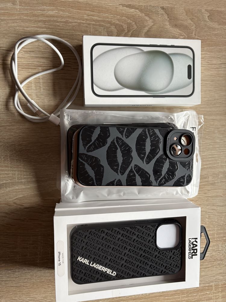 Iphone 15 jak nowy + oryginalny kabel + 10 etui