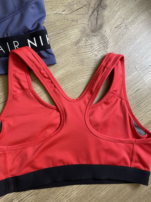 Топи для спорту Nike