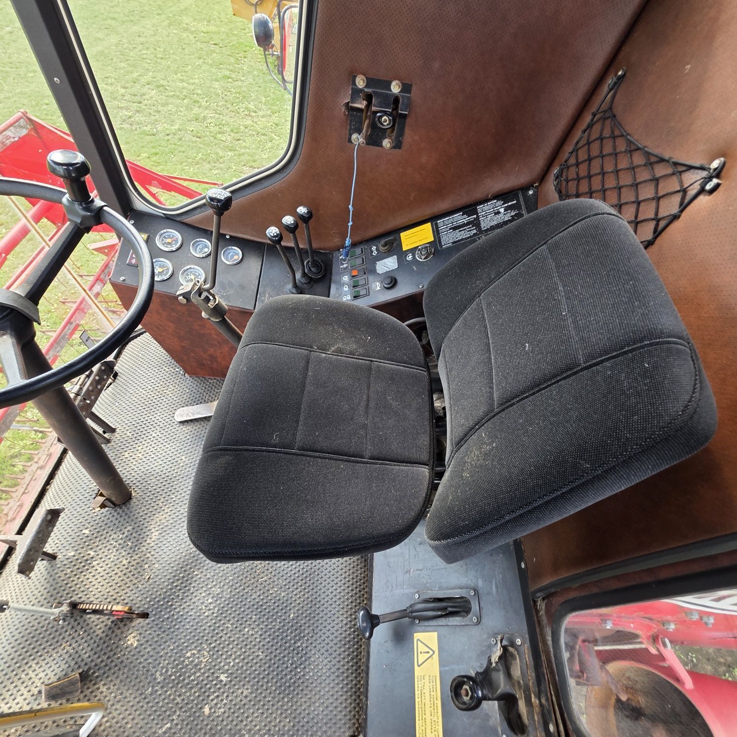 Комбайн зерно збиральний Massey Ferguson 20 з Фінляндії