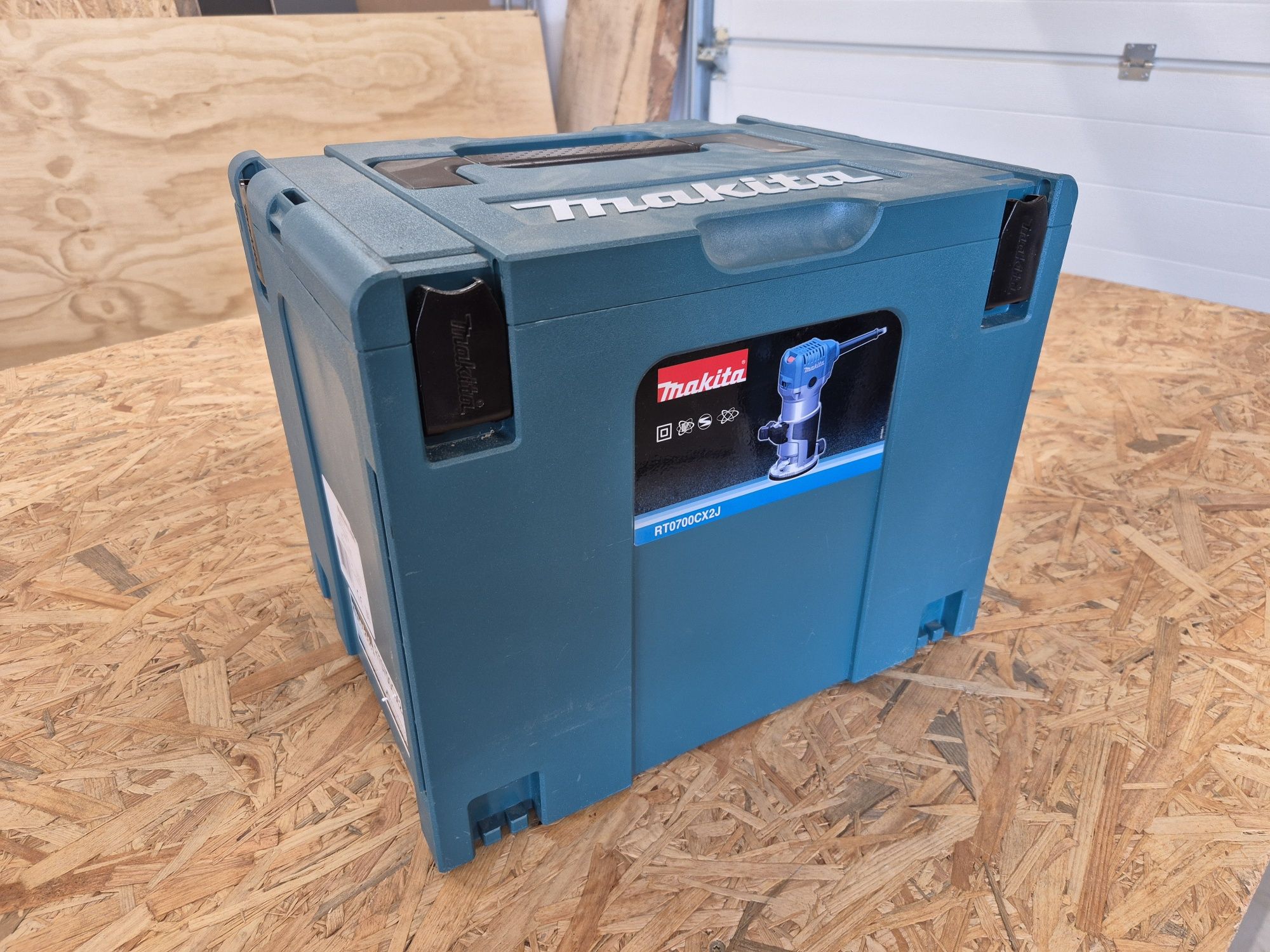 Frezarka Makita RT0700CX2J górnowrzecionowa