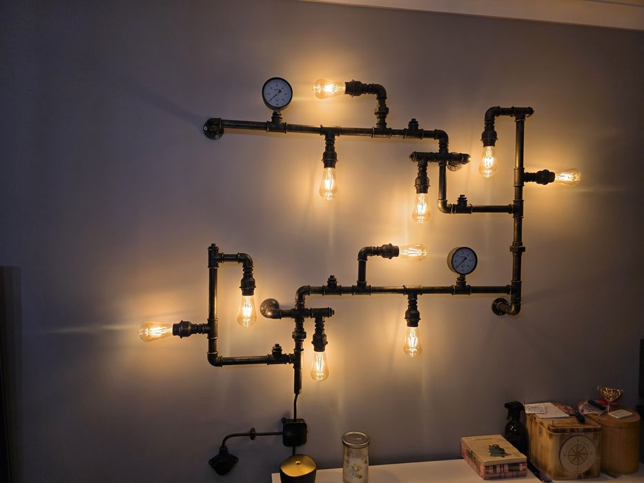 Lampa industrialna z rur wodnych