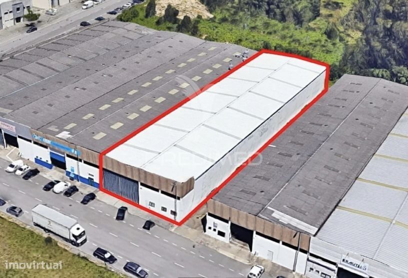 Armazém Industrial de 1735m2 na Zona Industrial da Maia