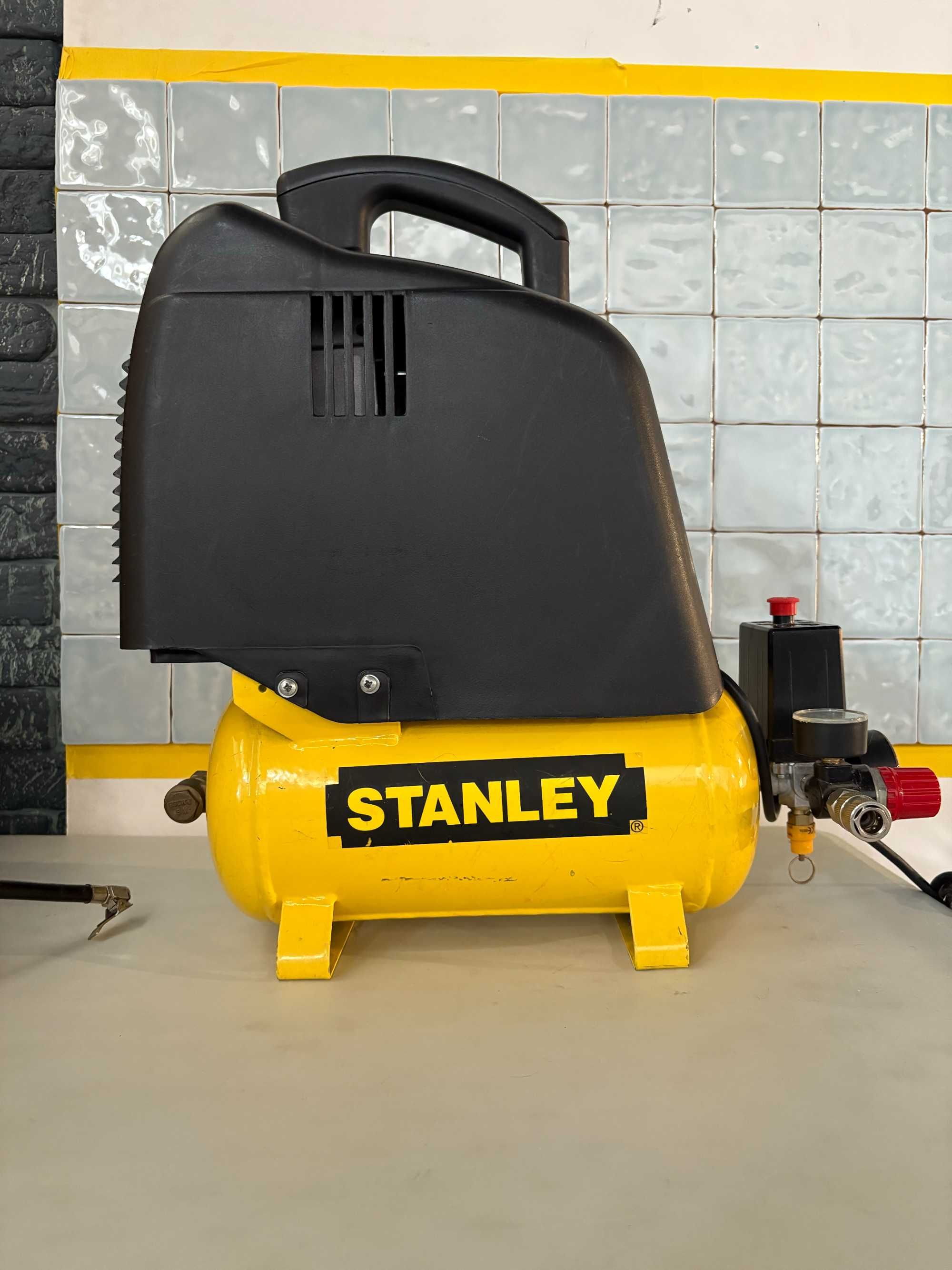 Compressor - STANLEY - Mod. D200/8/6 - 6L - 8Bar
