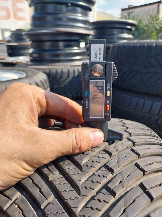 Opona CAŁOROCZNA Vredestein 225/45R17 94V