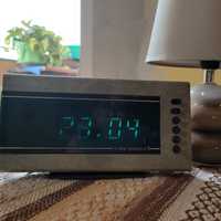 Zegar budzik PRL radziecki na baterie i prąd