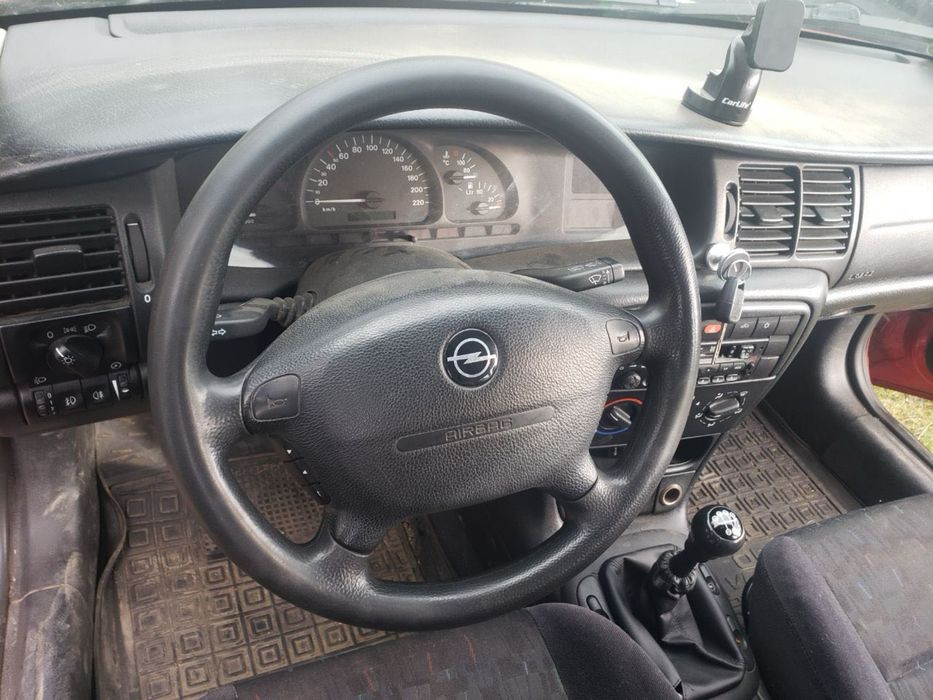 Опель вектра б (1.6)