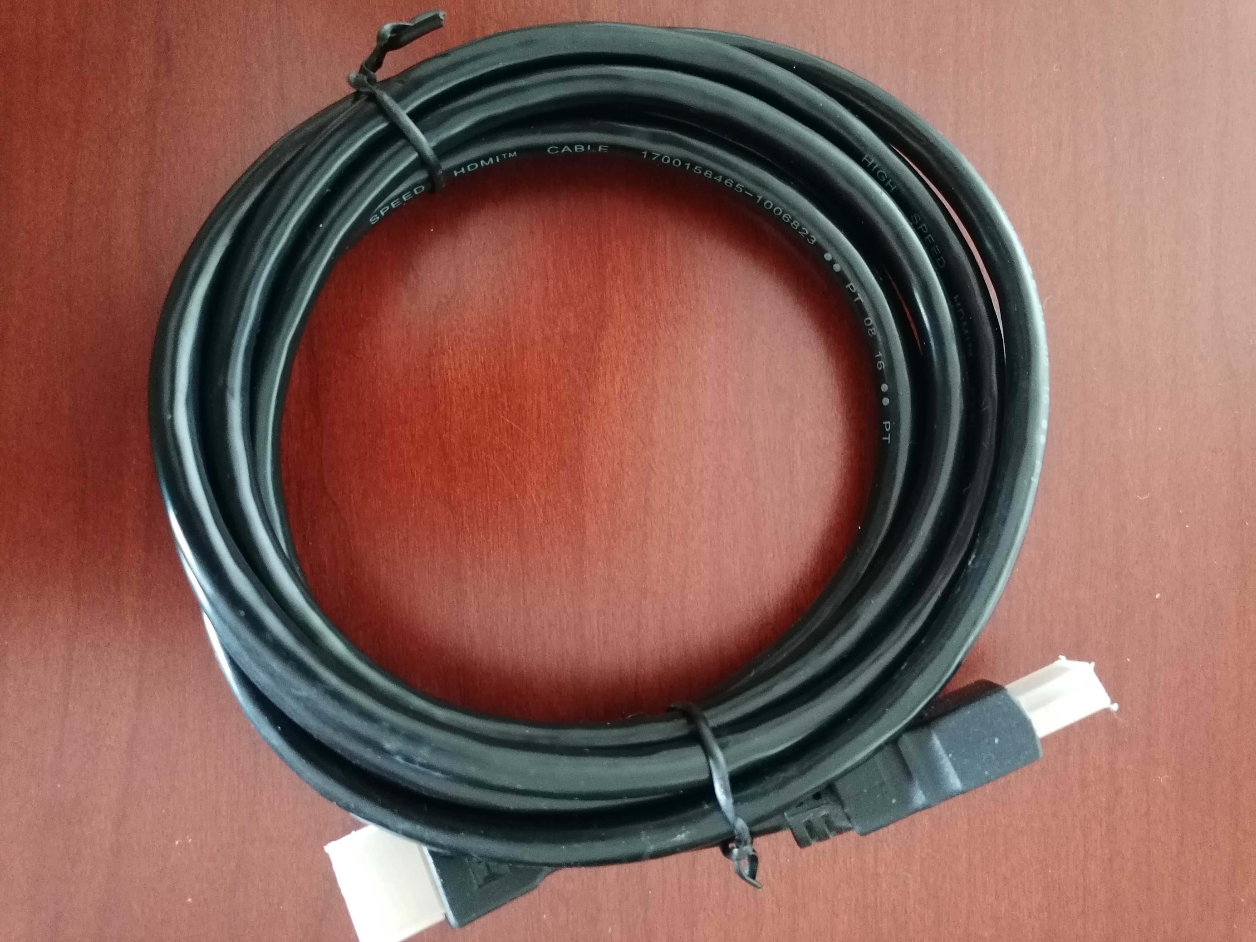 Três Cabos HDMI  variados