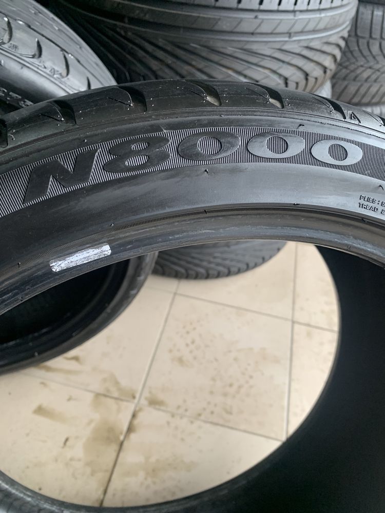 Пара  275/35/20 NEXEN