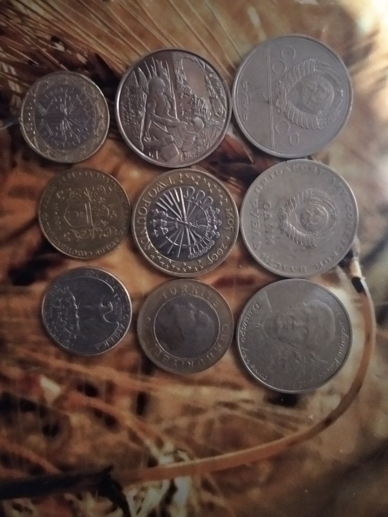Продаю різні монети.