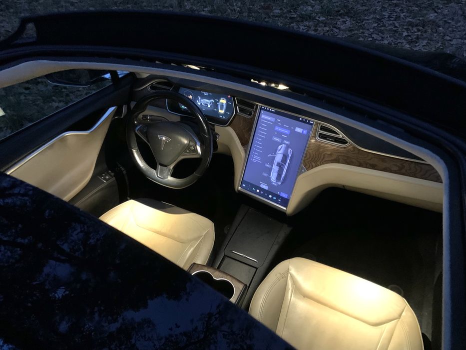Tesla S 75 D 11 міс 16рік