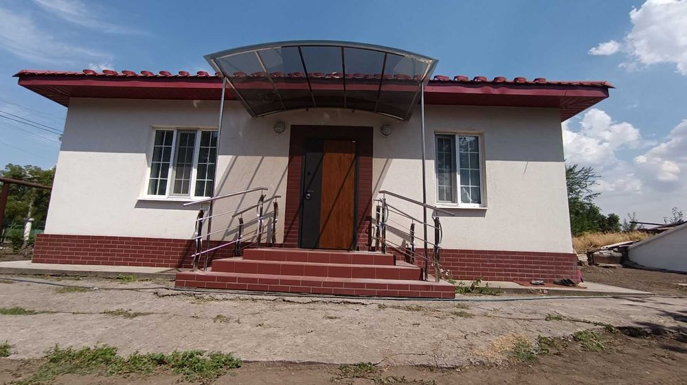 Перила, Поручні, Пандус Флагштоки, Сходи, Козирки з нержавіючої сталі.