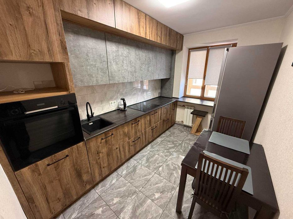 3х кімн. квартира в цегляному будинку з ремонтом! Не вимикають світло!