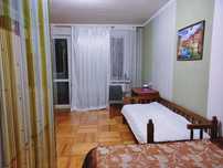 Продам 1-к.кв.улучшенной планировки возле Класса в Роганском ж/м.