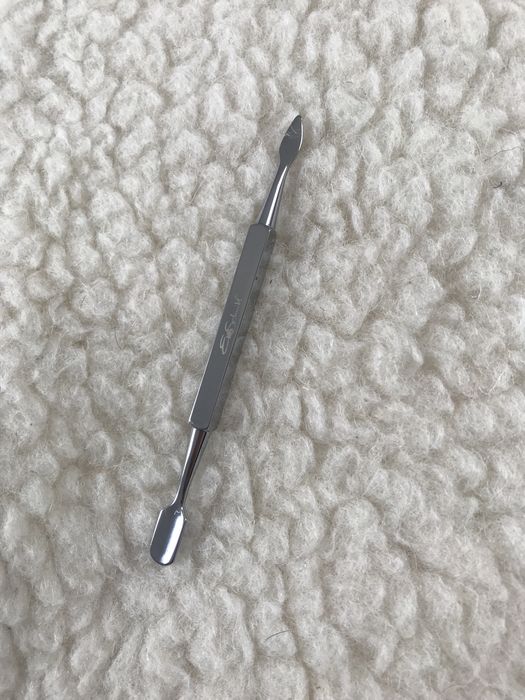 Nowe kopytko radełko pusher do odsuwania skórek Ewa Schmitt