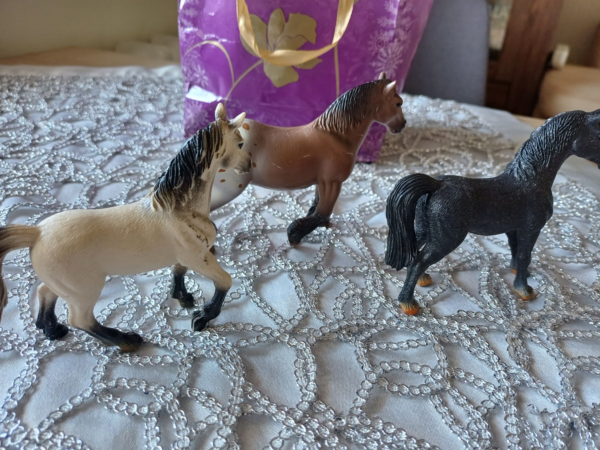 Figurki koni podobnych do Schleich