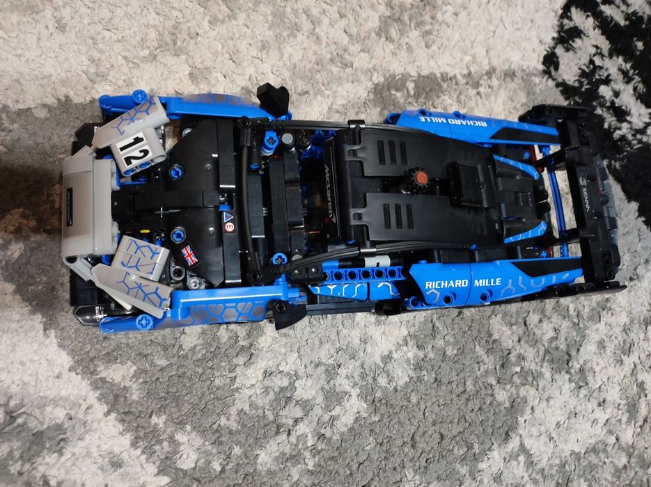 LEGO Technic 42123  McLaren Senna GTR