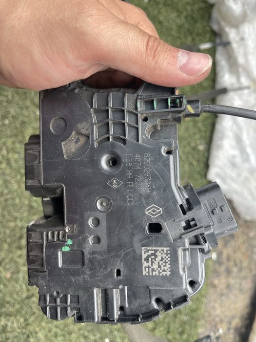 Зомок двері renault fluence флюенс 2015, 2016 р kiekert