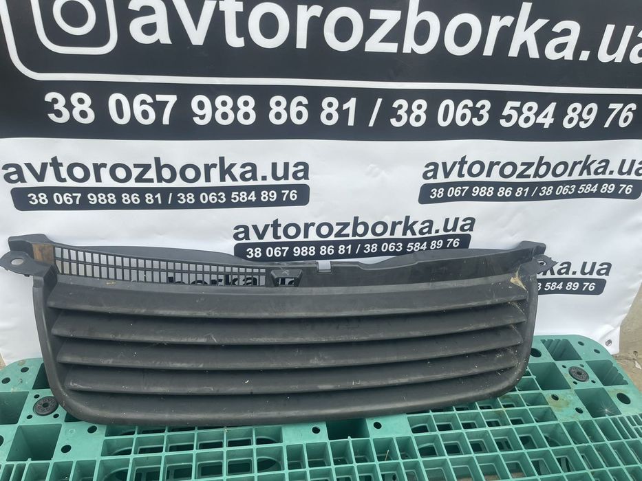 Решітка радіатора Фолькцваген Пассат б5+
