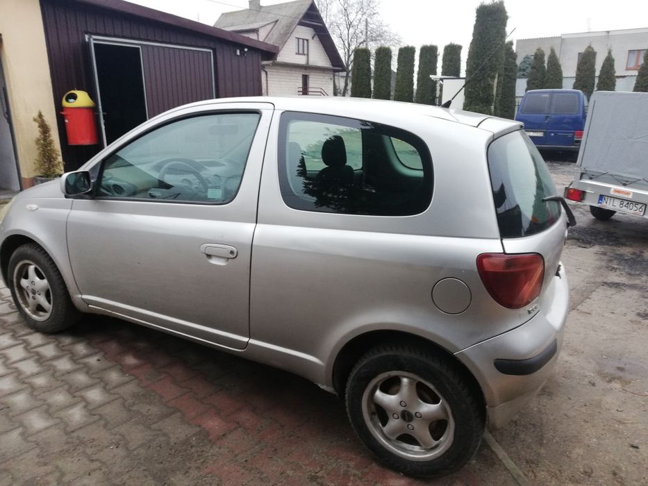Toyota Yaris 1,0 benzyna 2002 rok
