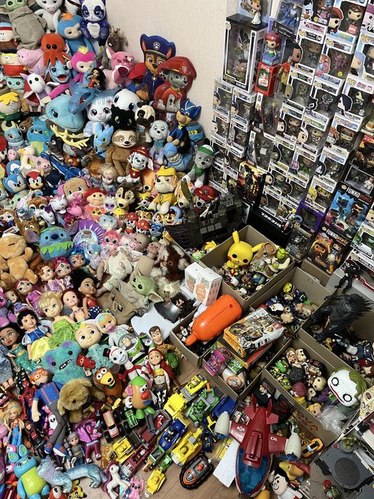 Іграшки ціни різні