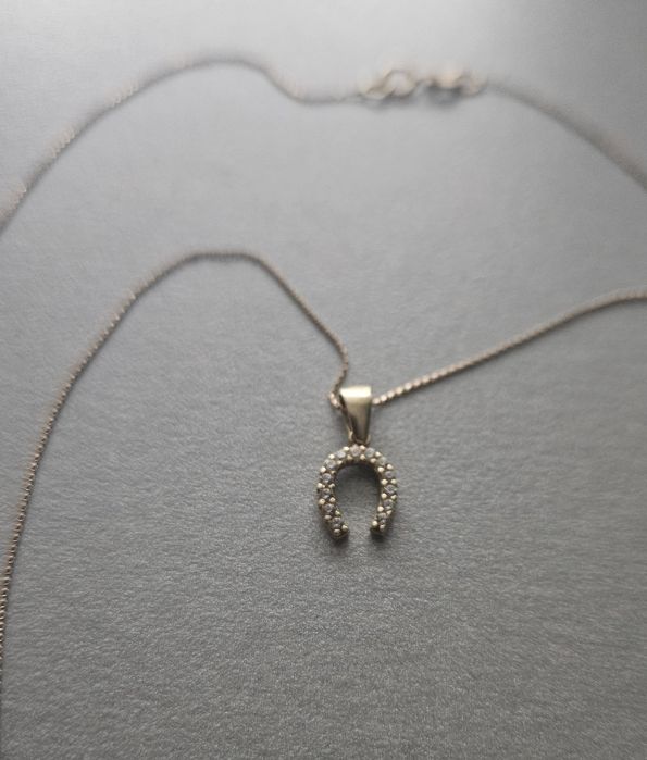 Złoty łańcuszek damski, podkowa