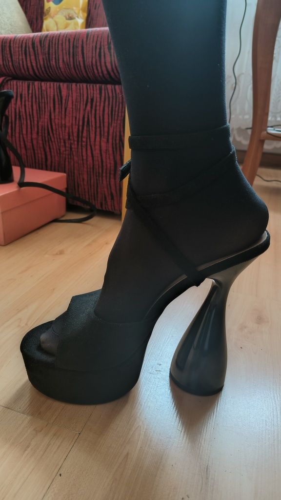 Buty na wysokim obcasie
