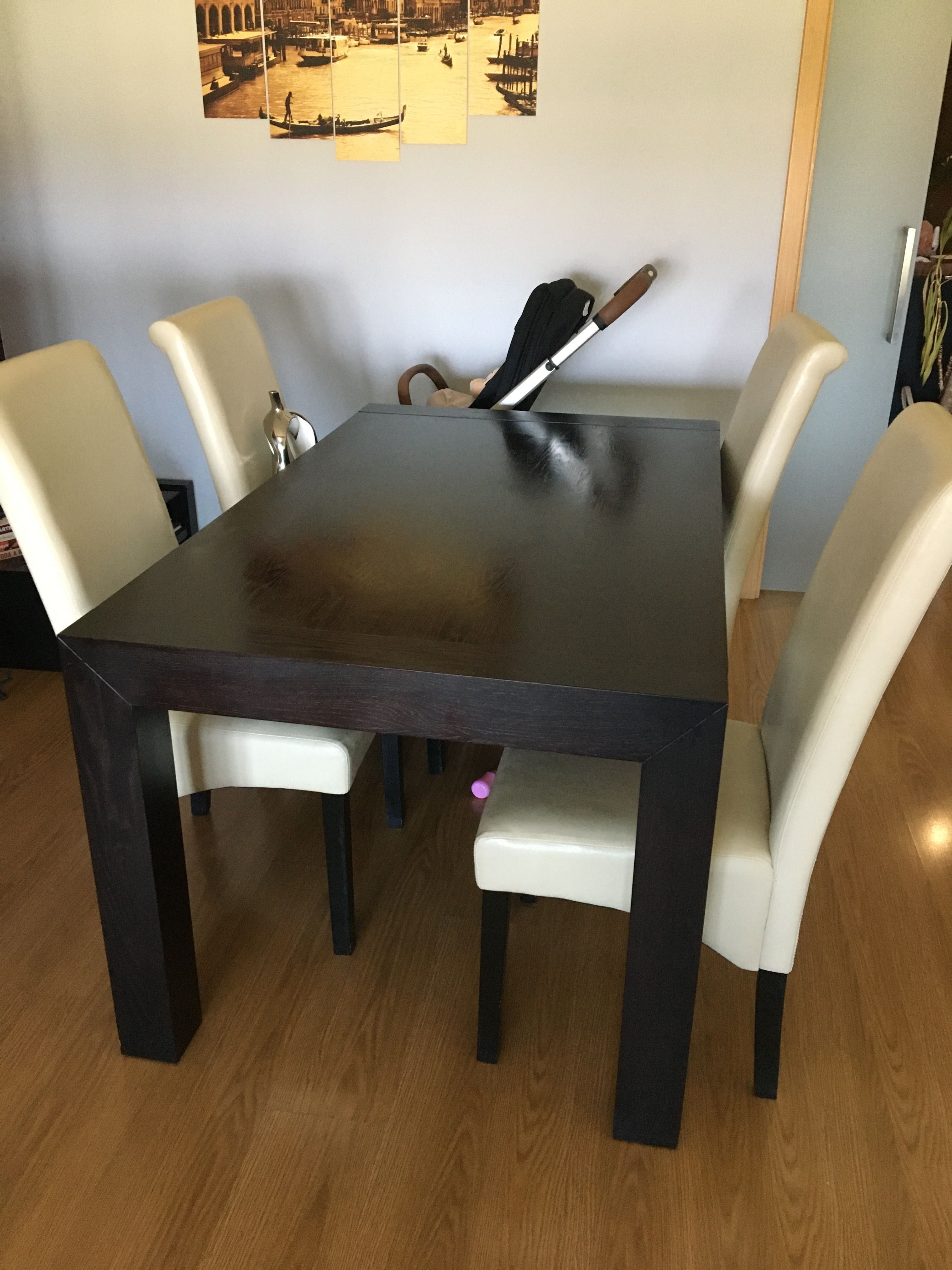 Mesa de Jantar e Cadeiras