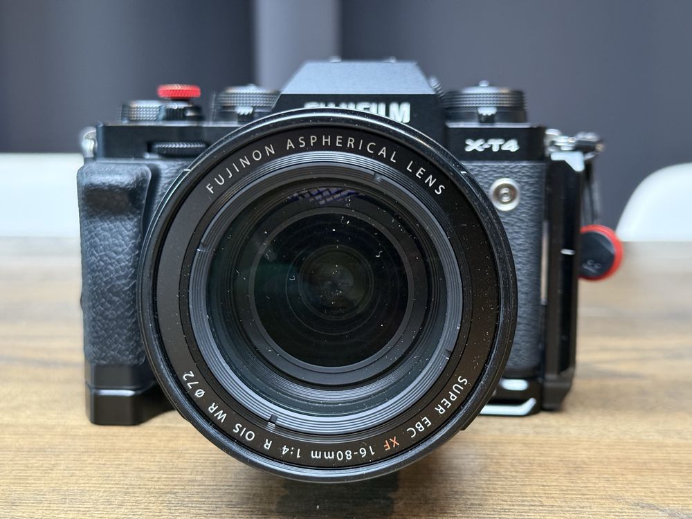 Pack Fujifilm X-T4 + lentes 16-80mm + 35mm + 56mm