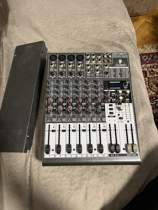 Мікшерний пульт Behringer Xenyx 1204FX
