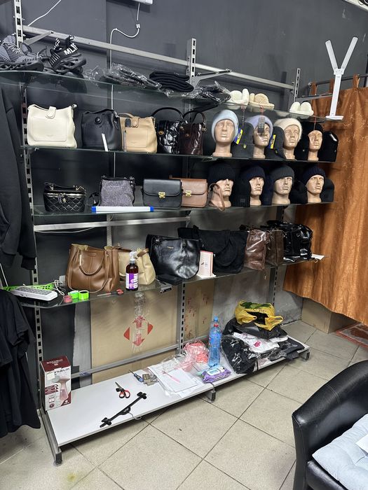 Продам стойку с полками,торговое оборудование