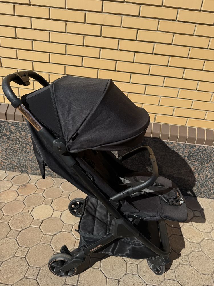 Продаю прогулочную коляску Easywalker
