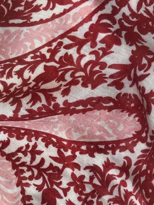 Czerwony szal Massimo Dutti wzór paisley