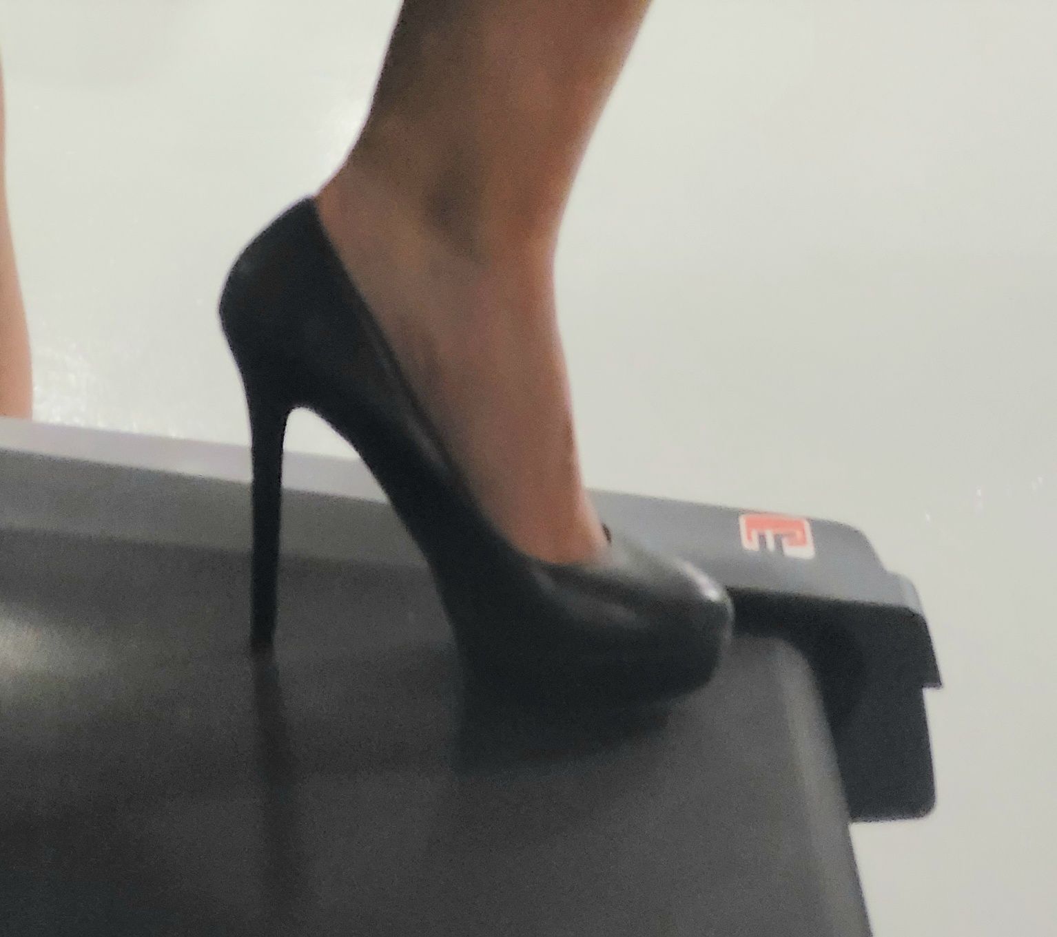 Sapatos altos de pele da marca Aldo