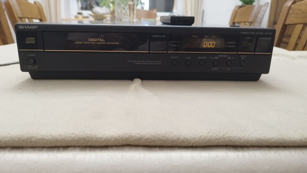 Odtwarzacz CD Sharp DX-450