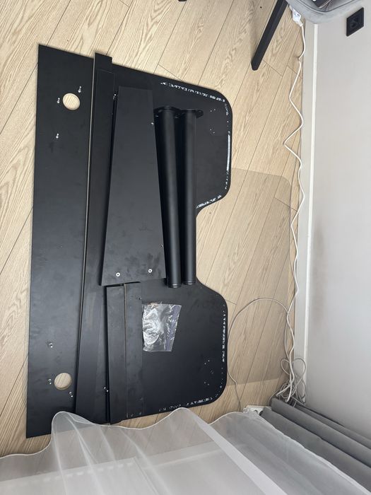 Ігровий/компютерний стіл