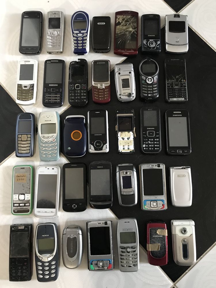 Колекция мобильных телефонов
