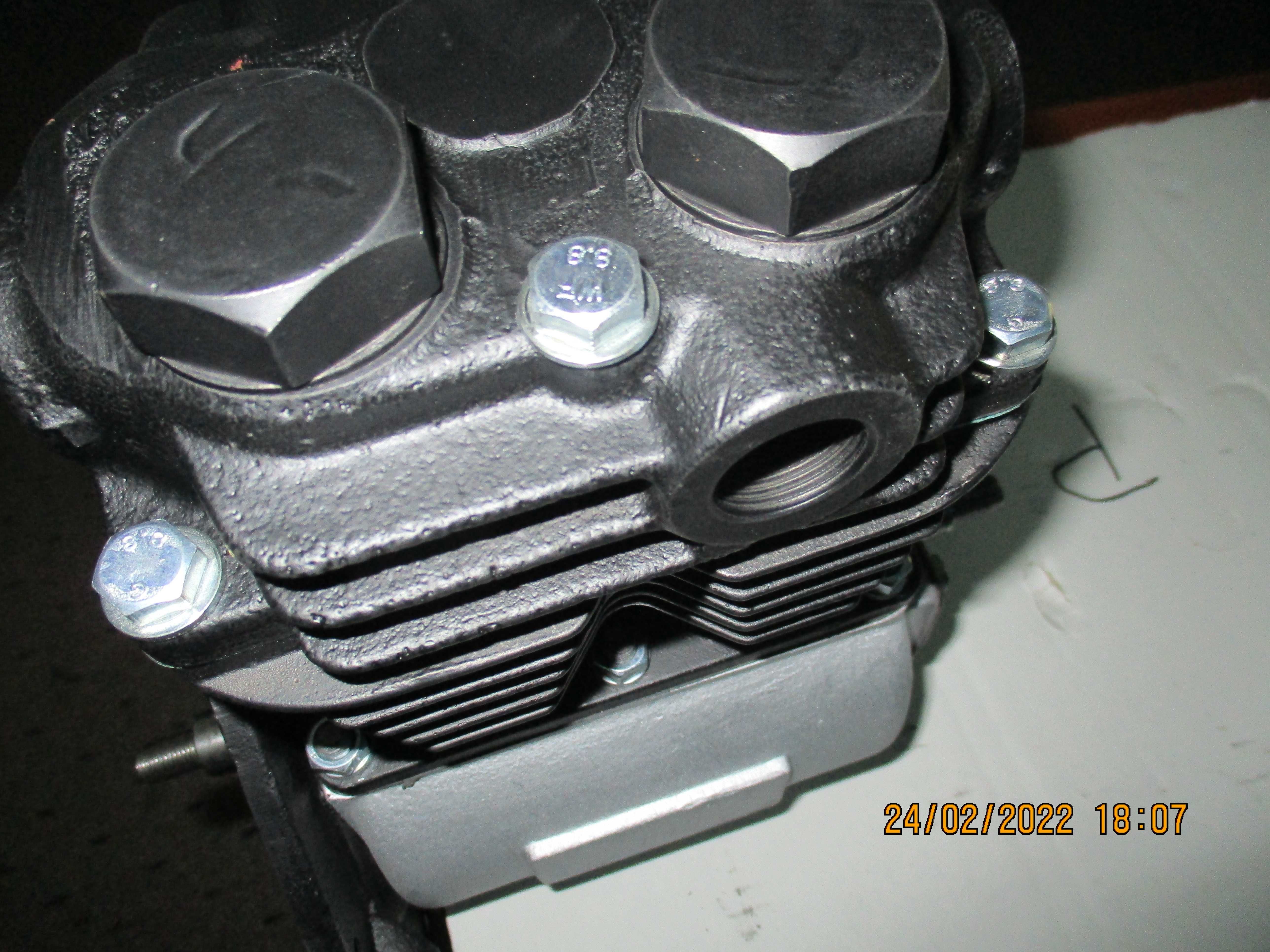 Sprężarka powietrza silnika SW 400 z głowicą żeliwną lub aluminiową
